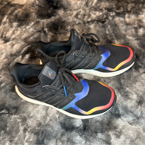 Adidas Ultraboost SZ 6.5 - Picture 4 of 9